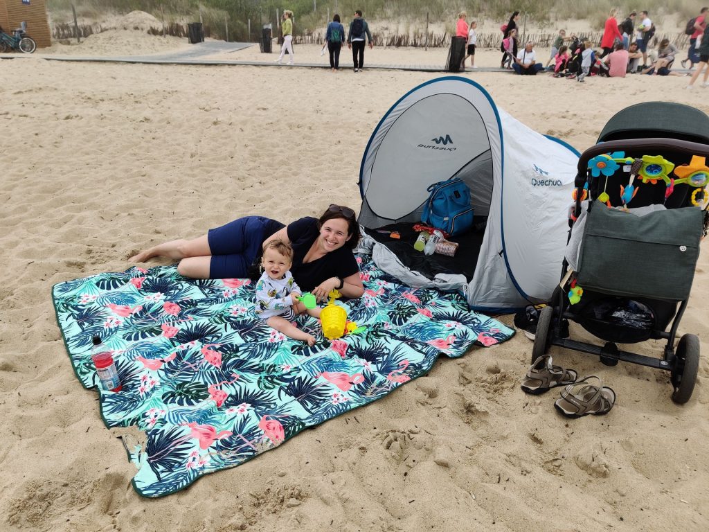 namiot-dla-niemowlaka-na-plaze-905zyy.jpg Niemowlak na plaży? Super pomysł! Jest jednak kilka "ale"... TechRodzinka.pl - obrazek 1