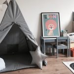 Namiot tipi szary z szarymi pomponami
