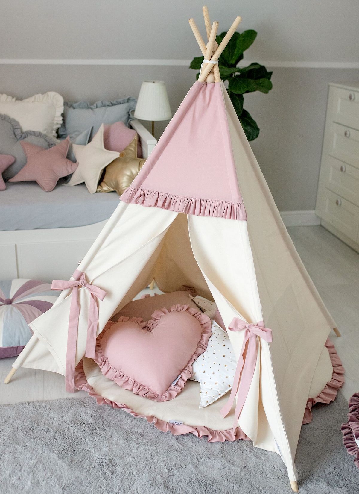 tipi-namiot-dla-dziewczynki-931ige-1.jpg Namiot tipi dla dziewczynki Pink Frill zestaw 5 el. - obrazek 1